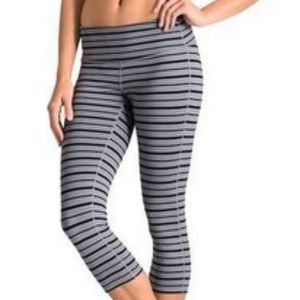 Athleta Chatarunga capris size medium